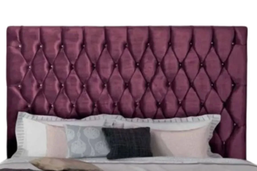 cabecero tapizado con tachuelas y capitoné ágata mueblestilo
