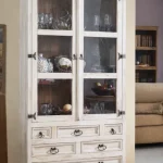 vitrina de puertas acristaladas con cajones modelo jalisco